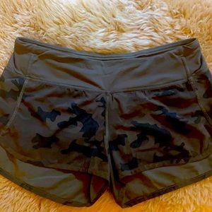 Lululemon savanna camo shorts